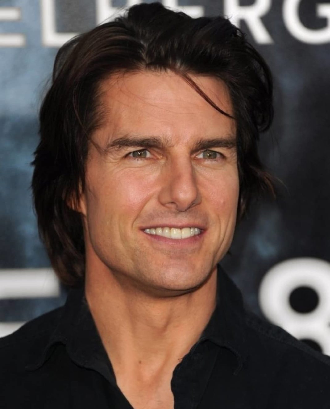 14 Popular Tom Cruise Hairstyles & Haircut You Can Try
